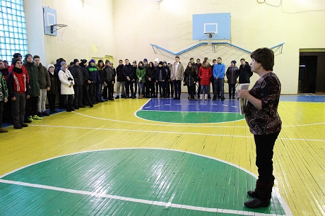 Наталья Ивановна Широкова приветствует участников военизированной игры Наталья Ивановна Широкова приветствует участников военизированной игры